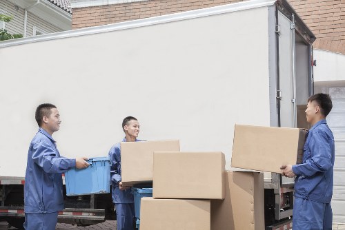 Careful moving support for homes and flats in Colliers Wood